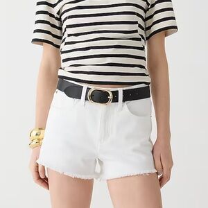 J. Crew Women’s Relaxed denim short in white
Size 29